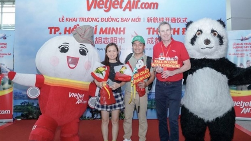Vietjet inaugurates HCM City - Chengdu route