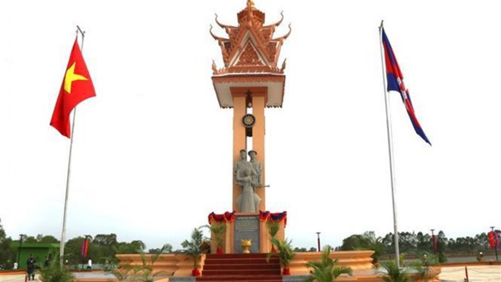 Vietnam - Cambodia Friendship Monument inaugurated in Svay Rieng