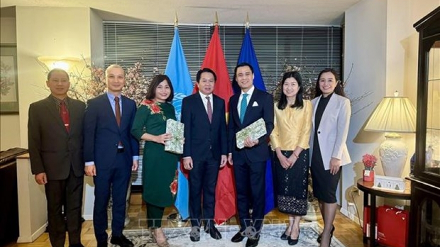 Vietnamese, Lao, Cambodian delegations at UN headquarters strengthen ties