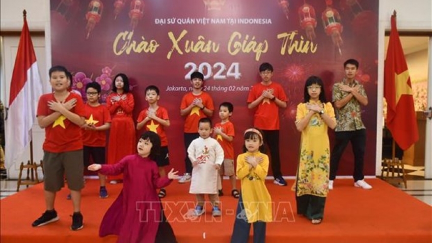 Vietnamese people in Indonesia mark Year of Dragon