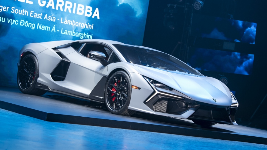 Lamborghini Revuelto: Siêu xe 1.000 mã lực, giá 43 tỷ đồng ra mắt khách Việt