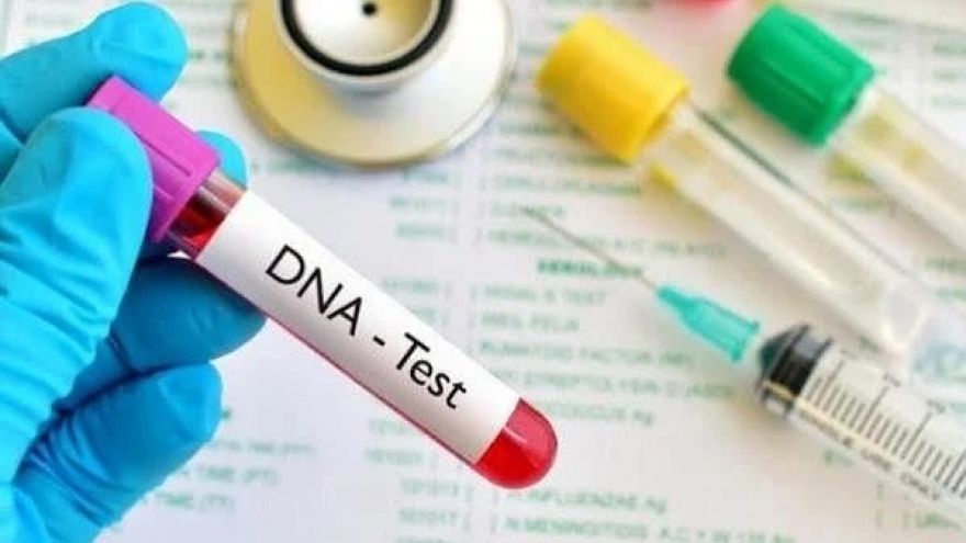 Đưa con gái 20 tuổi đi xét nghiệm ADN vì nghi ngờ nuôi con "tu hú"