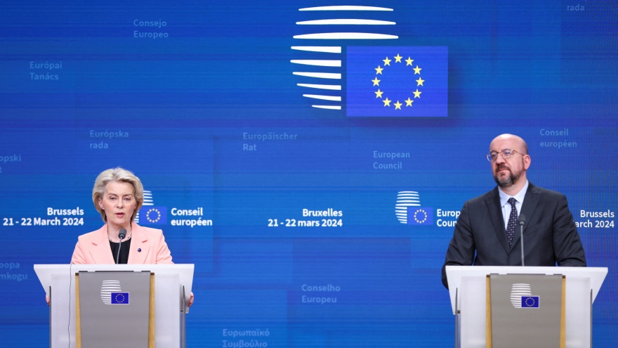 Hội nghị thượng đỉnh EU tìm giải pháp cho "cơn khát" viện trợ của Ukraine