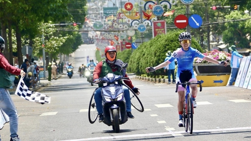 Kinoshita wins third stage, Frolova seals overall lead