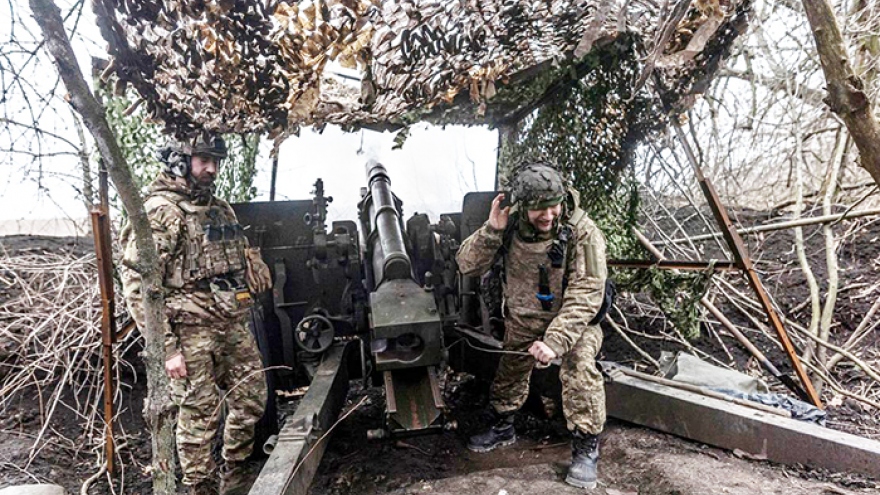 Cận cảnh Ukraine dội hỏa lực vào đội xe tăng Nga