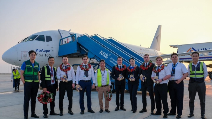 Russia’s IrAero Airlines brings first foreign visitors to Khanh Hoa