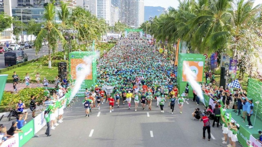 Nearly 1,800 foreigners race in Da Nang international marathon