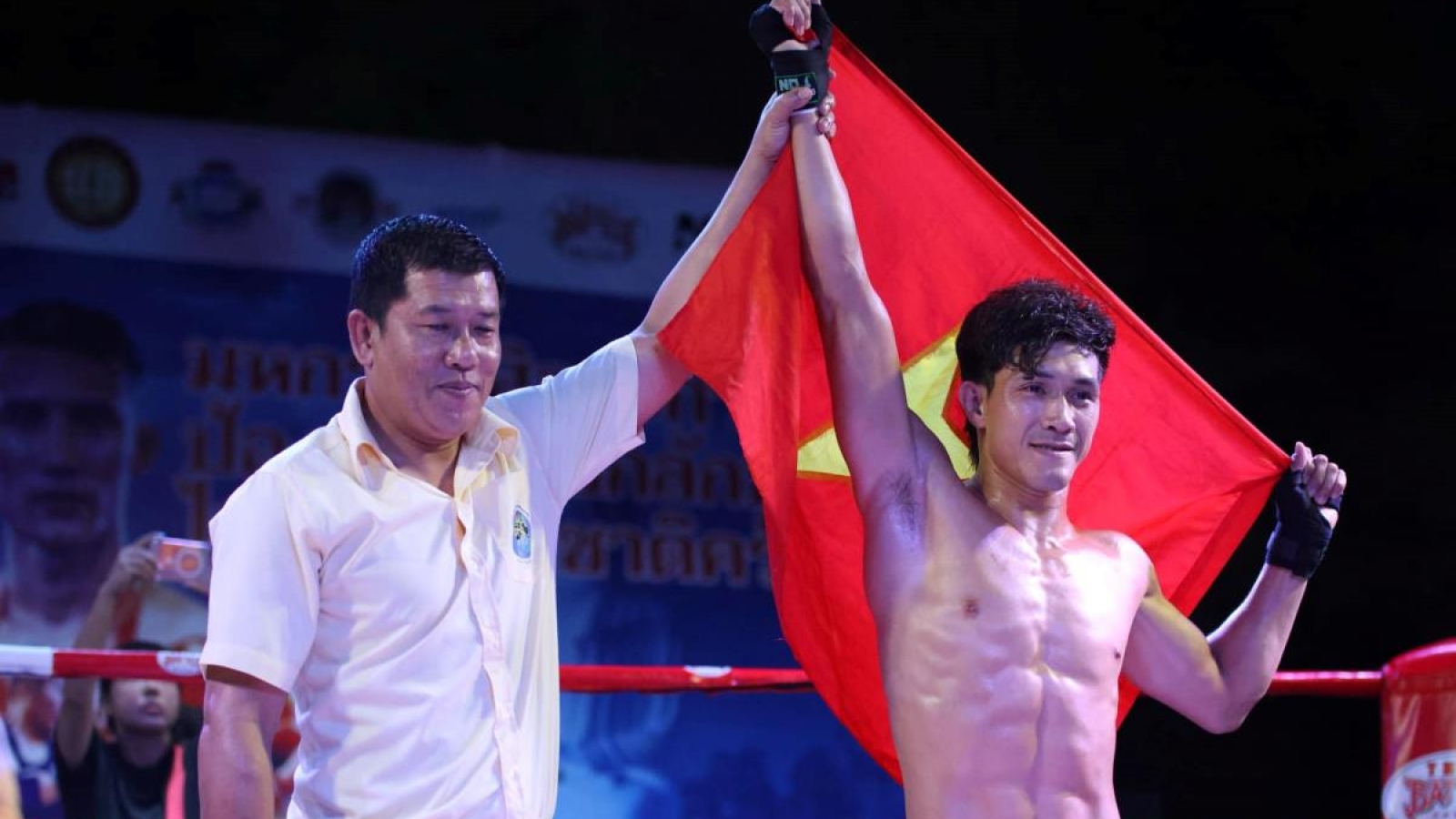 Duy Nhat defeats Thai fighter to win international Muay competition