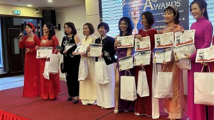 Vietnamese businesswomen honoured in France