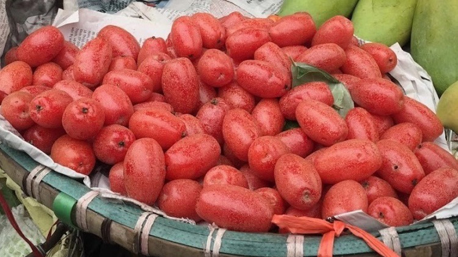 Loại quả dân dã giá đắt ngang trái cây nhập khẩu