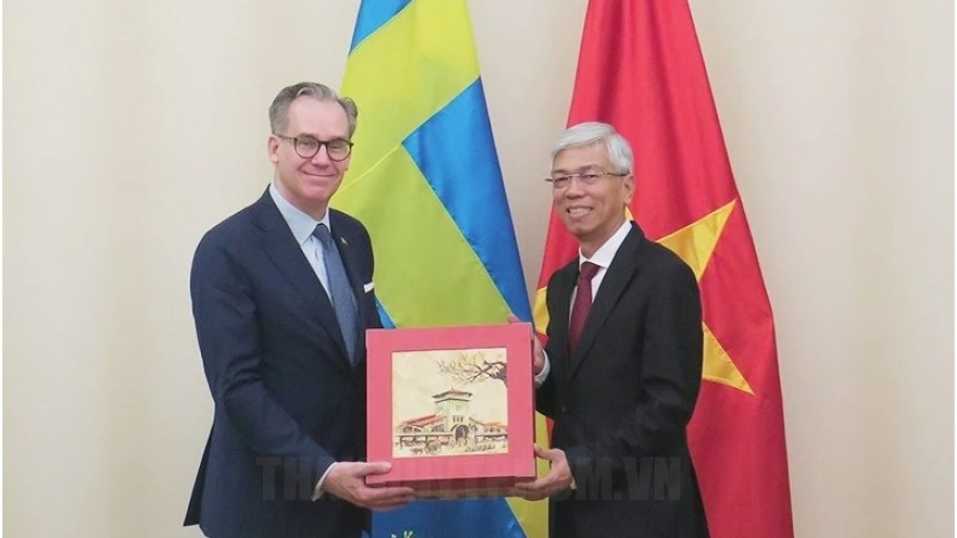 Vietnam boosts cooperation in digital transformation and green development with Sweden