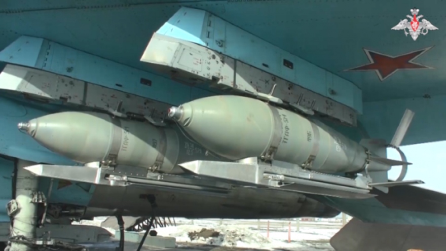 Cận cảnh tiêm kích Su-34 triển khai vũ khí “thay đổi cuộc chơi” ở Ukraine