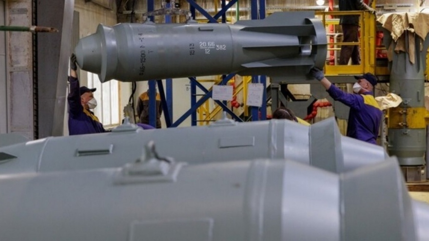 Nga bắt đầu sản xuất hàng loạt siêu bom FAB-3000 nặng 3 tấn