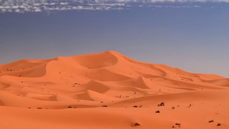 Giải mã bí ẩn đằng sau cồn cát sa mạc lớn nhất thế giới