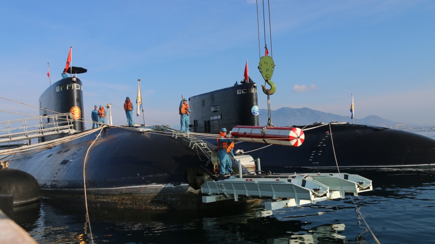 Tròn 10 năm, tàu ngầm mang tên TP.HCM chính thức hạ thủy ở biển Việt Nam