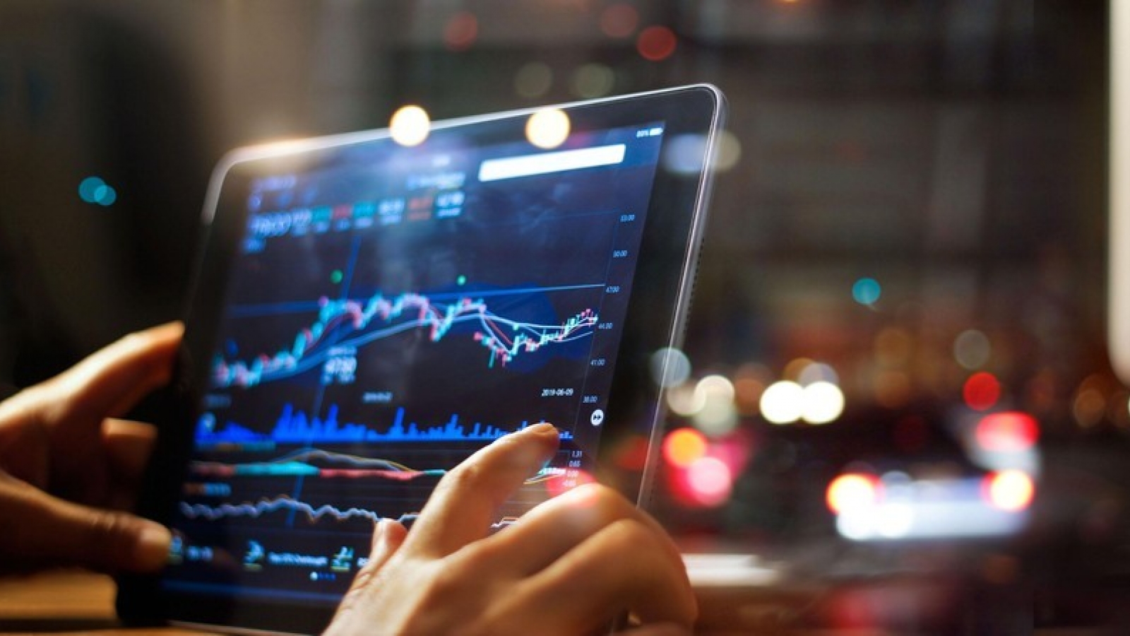 Nhận định chứng khoán 4/3: VN-Index có thể kiểm định vùng hỗ trợ 1.800-1.810 điểm