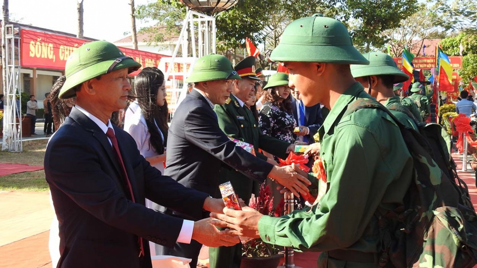 "Thời nào cũng cần quân nhân để bảo vệ biên cương Tổ quốc"