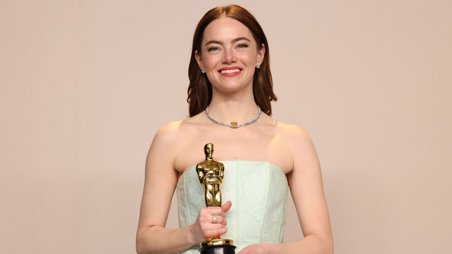 Emma Stone: 7 năm với 2 tượng vàng Oscar danh giá