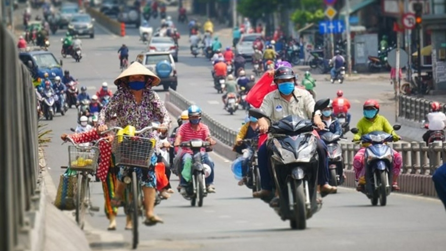 Searing heat bakes southern Vietnam, temperatures rise above 38°C