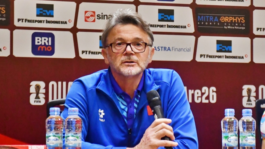 HLV Troussier tuyên bố đanh thép trước trận đấu với ĐT Indonesia