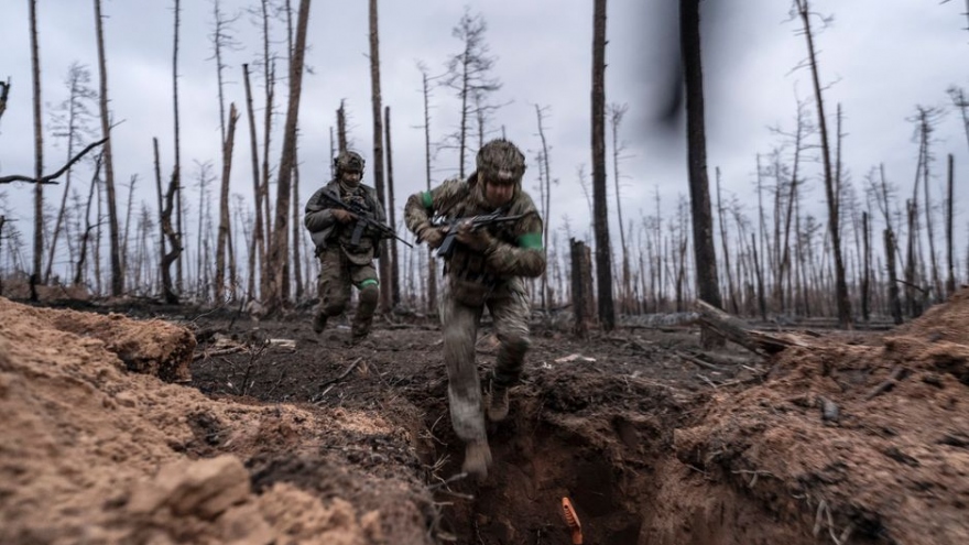 Nga tung hỏa lực dồn dập, Ukraine chật vật dựng tuyến phòng thủ