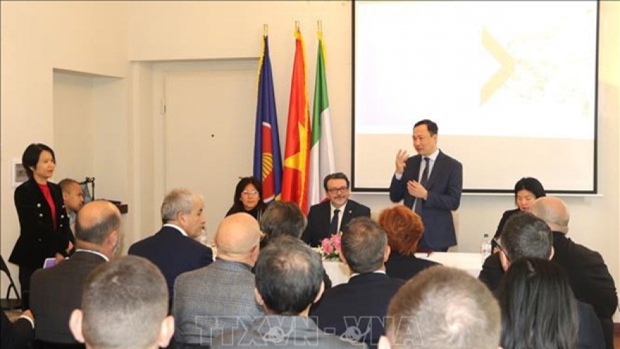 Vietnamese Embassy to Italy works to boost locality-to-locality cooperation