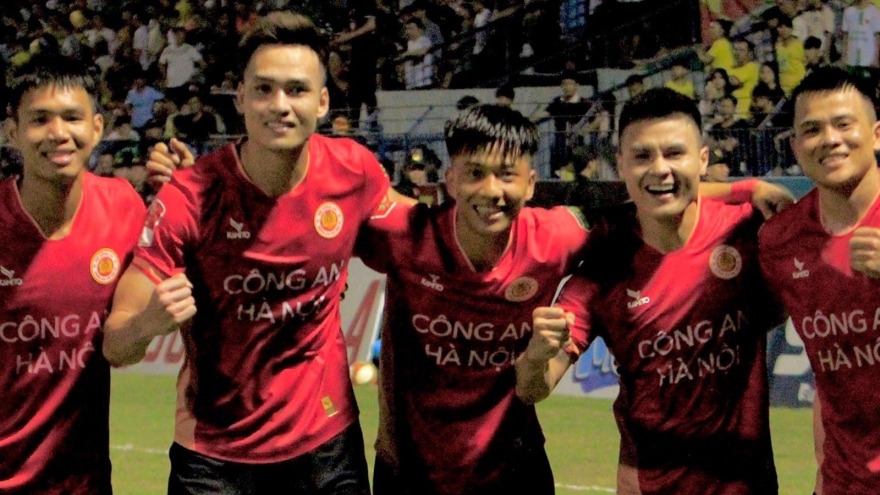 Kết quả V-League: Phan Văn Đức ghi bàn, CLB CAHN thắng kịch tính Thanh Hoá