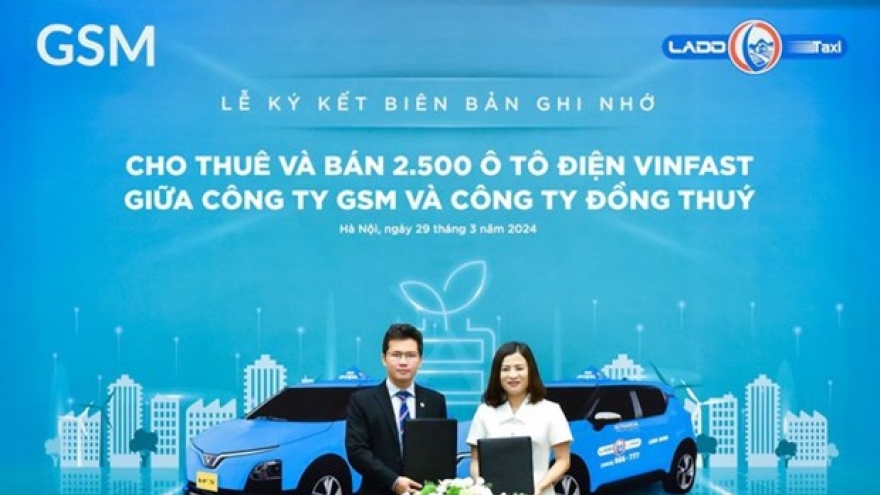 Lado Taxi signs MoU to buy, lease 2,500 VinFast electric cars
