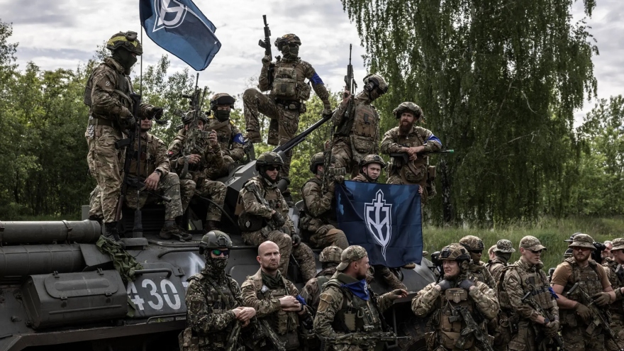 Lực lượng thân Ukraine tập kích Nga dữ dội giữa lúc bầu cử tổng thống