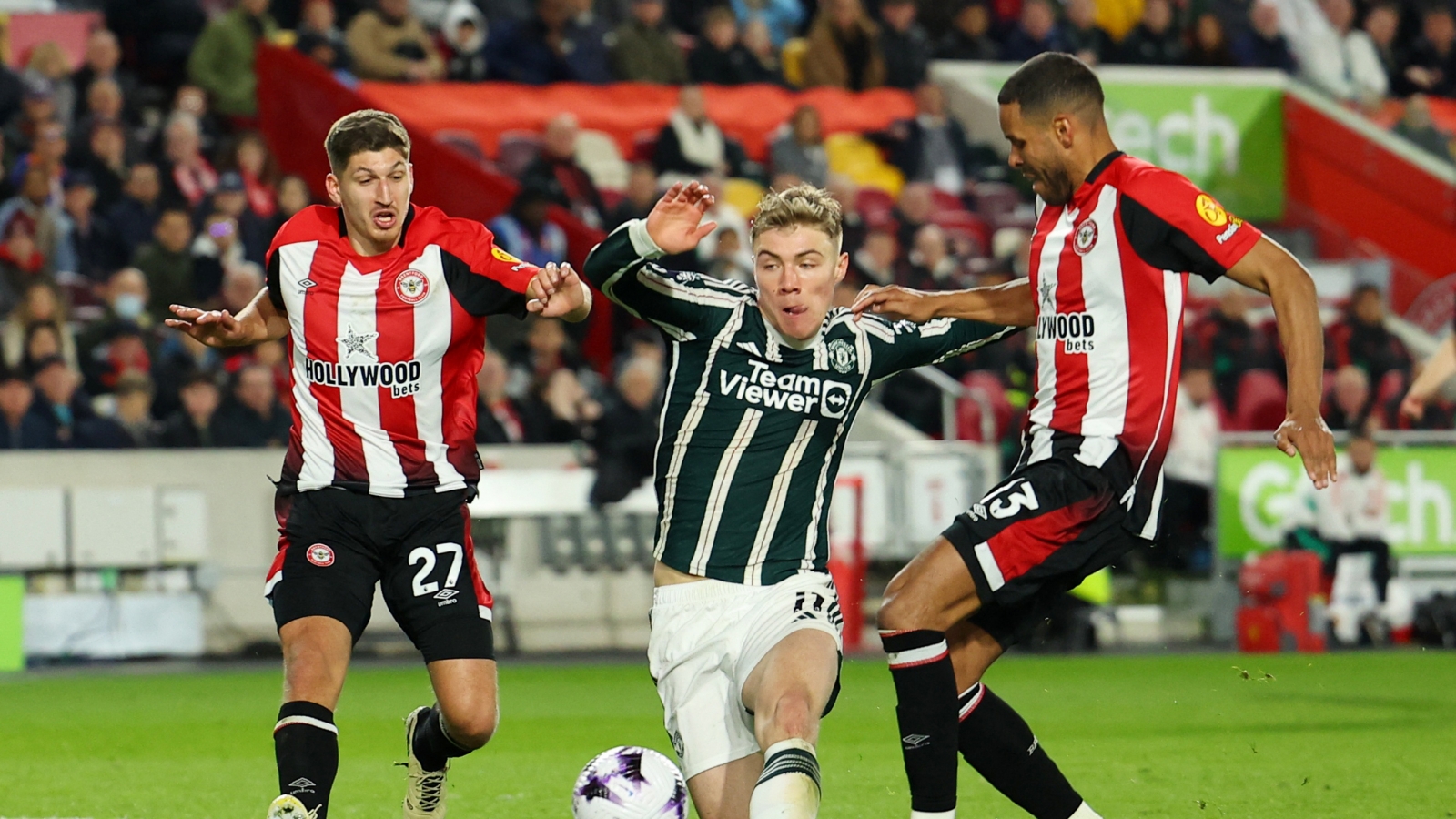Kết quả Ngoại hạng Anh hôm nay 31/3: MU hòa Brentford trong trận đấu "điên rồ"