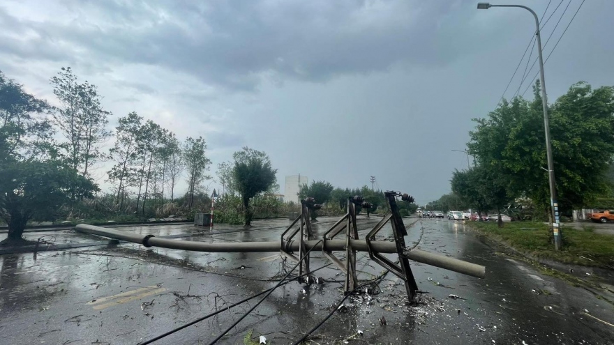 Giông lốc, mưa đá xuất hiện ở Hạ Long, Cẩm Phả