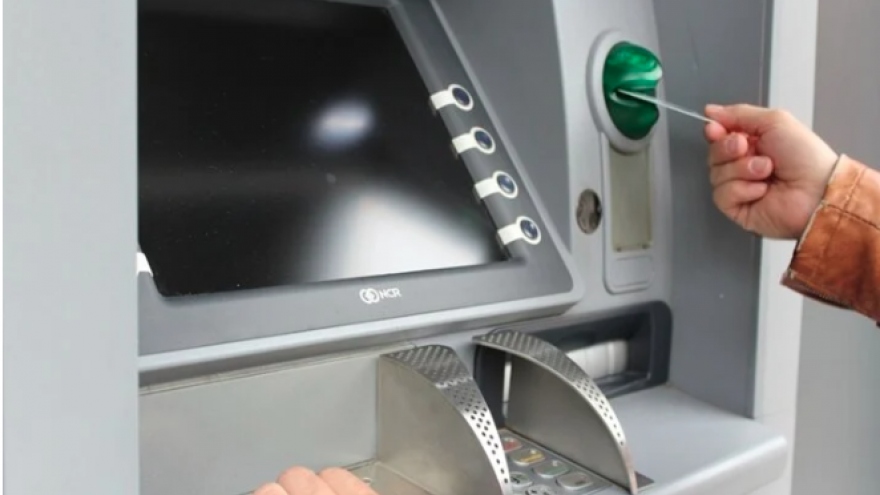 Thiếu tiền, người đàn ông đánh lừa máy ATM và cái kết bi hài