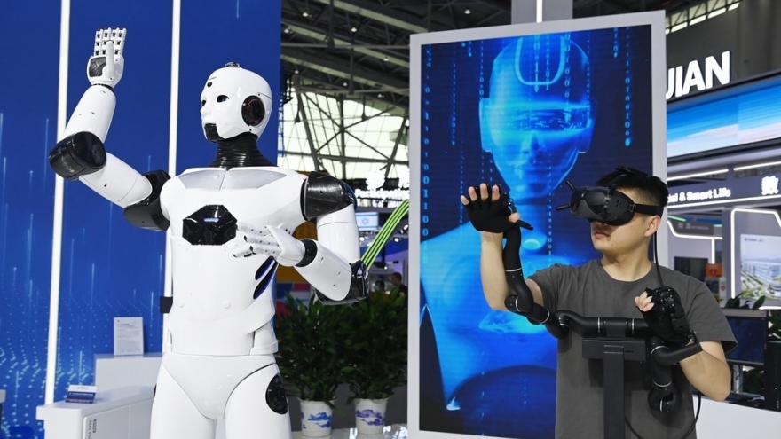 Trung Quốc thúc đẩy phát triển robot phục vụ người cao tuổi và khuyết tật