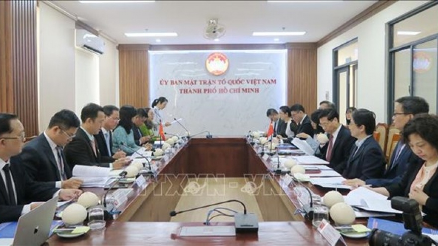 Vietnam, China share experience in social supervision, criticism