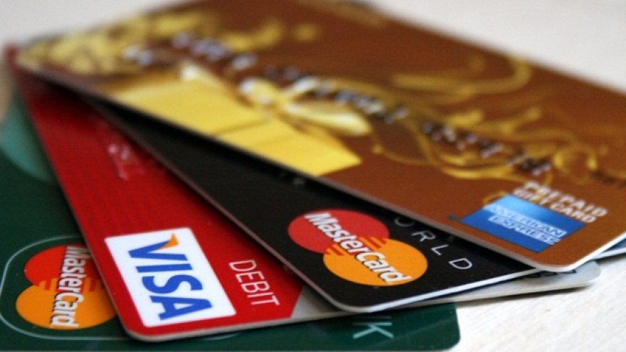 Ngân hàng Nhà nước yêu cầu rà soát cách tính lãi suất với thẻ tín dụng