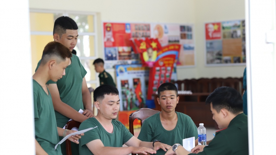 Tân binh biên phòng Đắk Lắk: Những thử thách đầu tiên trên thao trường
