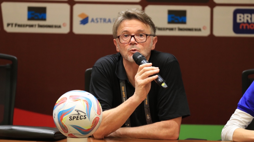 HLV Troussier nói gì sau trận ĐT Việt Nam thua ĐT Indonesia?