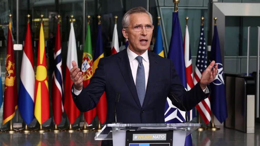 NATO lên tiếng về đề xuất Ukraine “giương cờ trắng”