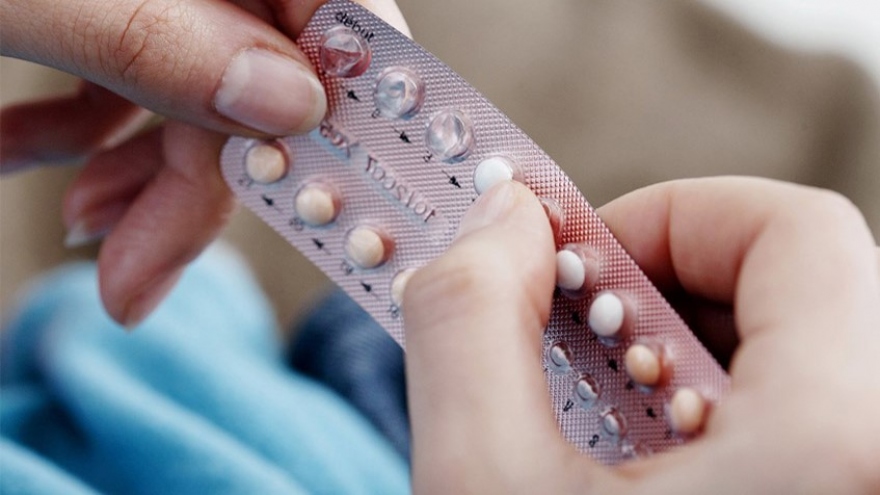 Uống thuốc ngừa thai liên tục 4 năm, người phụ nữ muốn dừng thuốc để có con