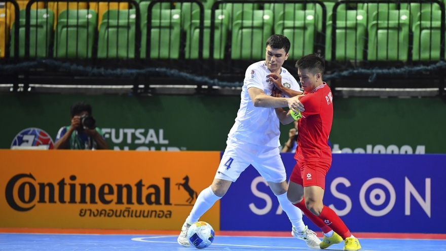 Trực tiếp ĐT Futsal Việt Nam 1-1 ĐT Futsal Uzbekistan: Căng mình chống đỡ