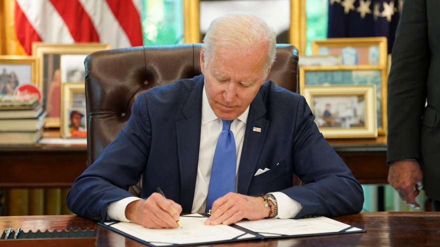 Chữ ký quyết định số phận của ông Biden trong cuộc bầu cử Tổng thống Mỹ 2024