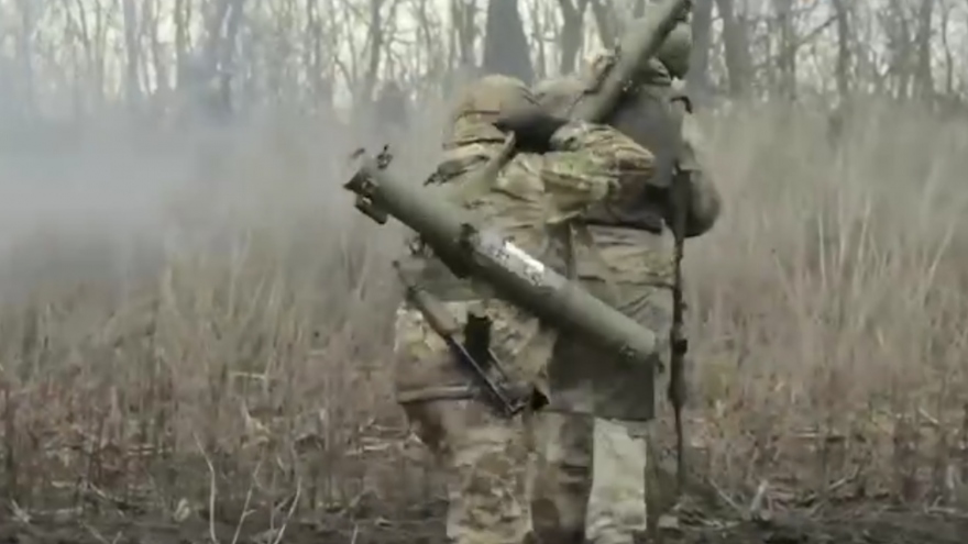 Nga dùng súng phóng lựu nhiệt áp Schmel dội hỏa lực vào công sự Ukraine
