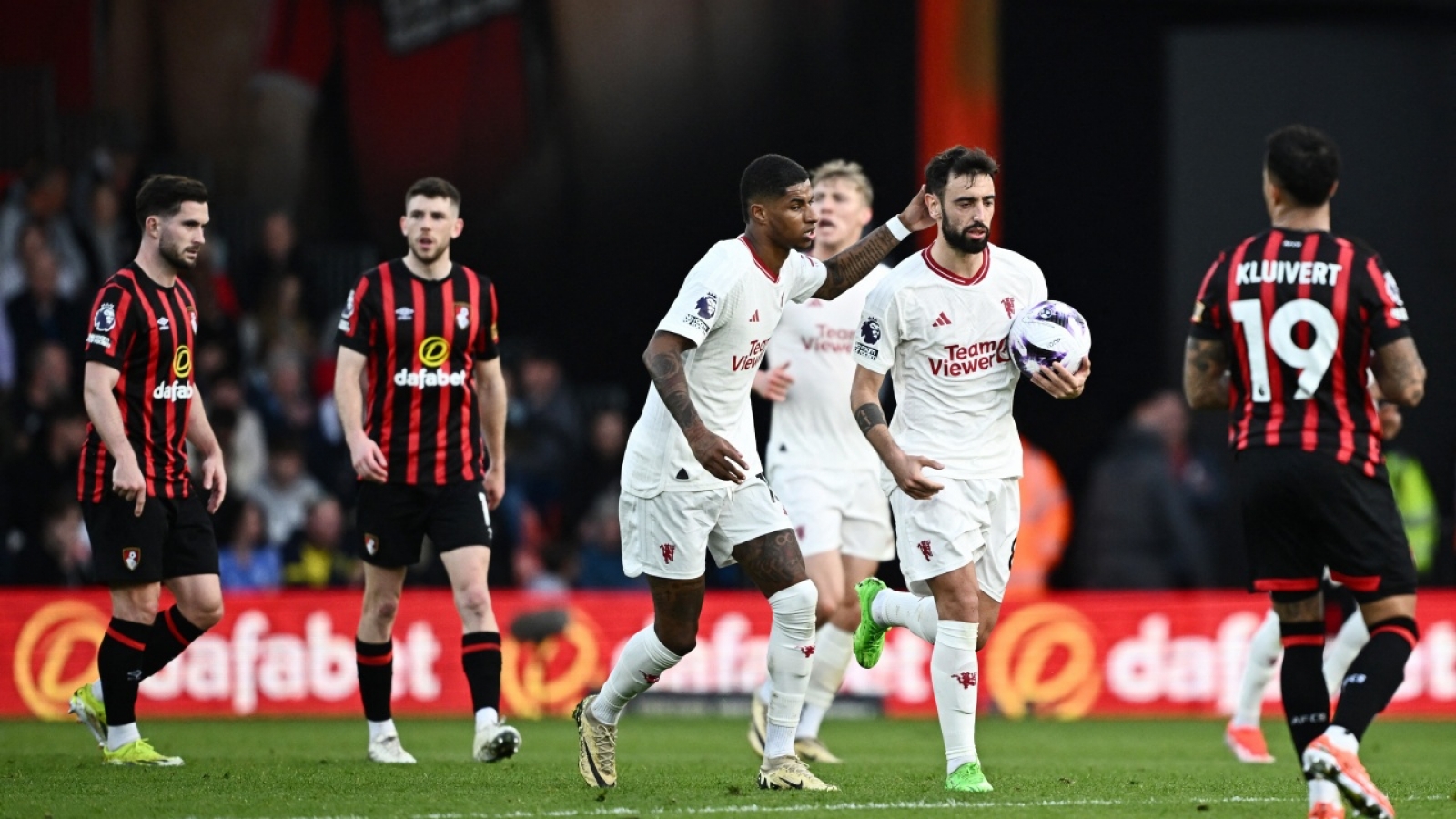 Bruno lập cú đúp, MU hòa hú vía trên sân Bournemouth