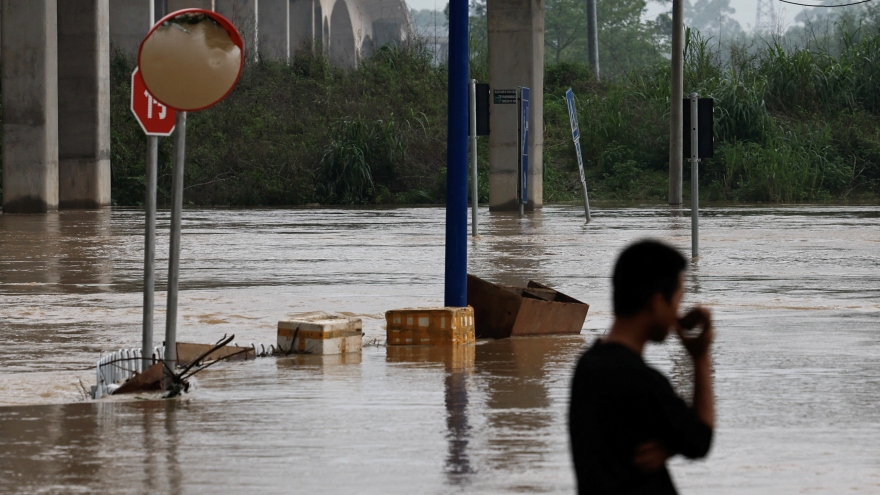 Quảng Đông mưa lớn liên tục, lũ lụt nghiêm trọng nhất trong 100 năm