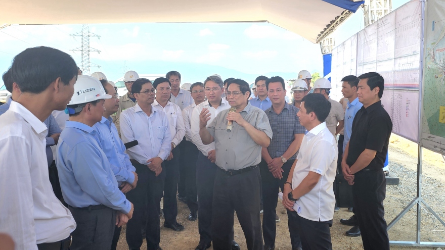 Thủ tướng kiểm tra dự án giao thông trọng điểm tại Khánh Hòa, Phú Yên, Bình Định