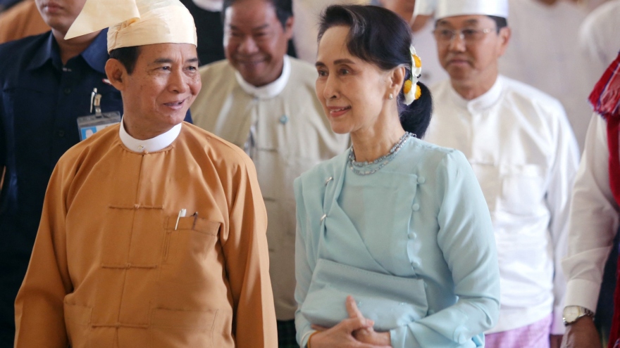 Cựu lãnh đạo Myanmar San Suu Kyi bị chuyển sang quản thúc tại gia