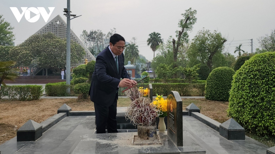 PM commemorates Dien Bien Phu battle heroic martyrs
