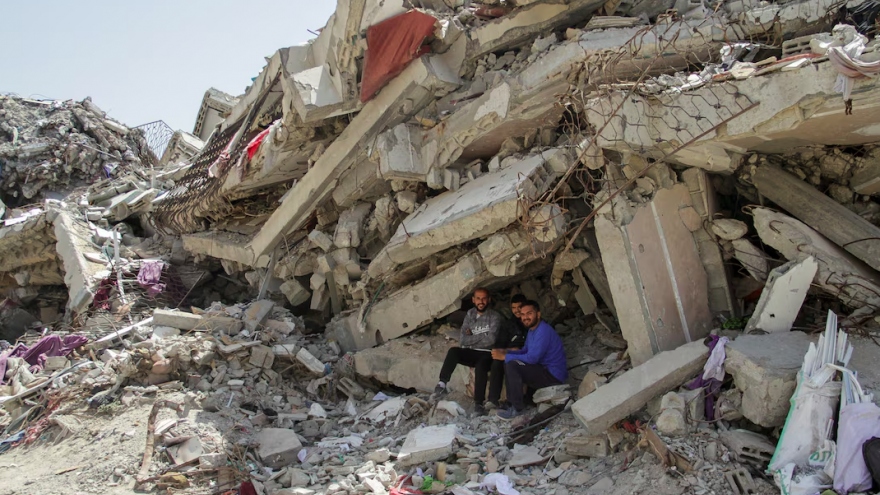 Israel tăng cường không kích Dải Gaza, ra lệnh sơ tán mới ở phía bắc