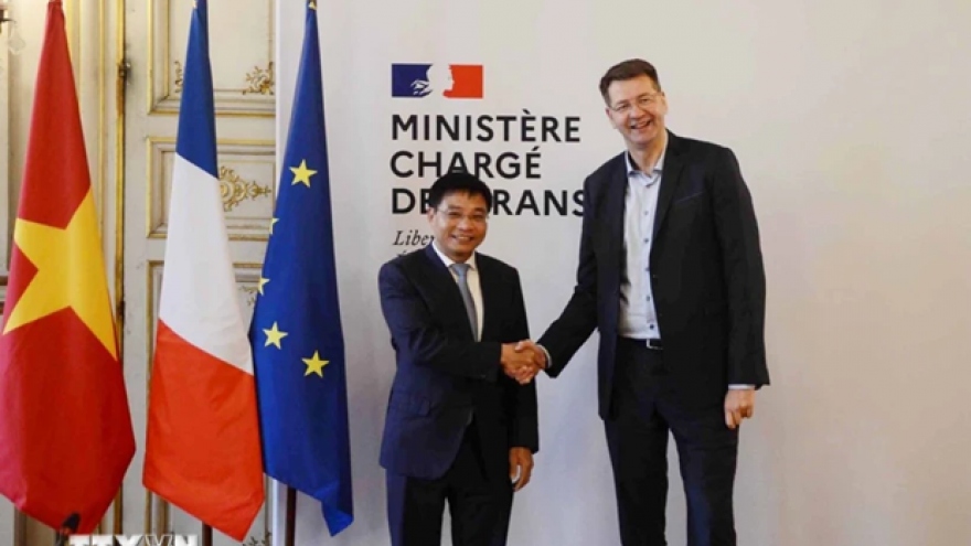 France, Vietnam augment transport cooperation