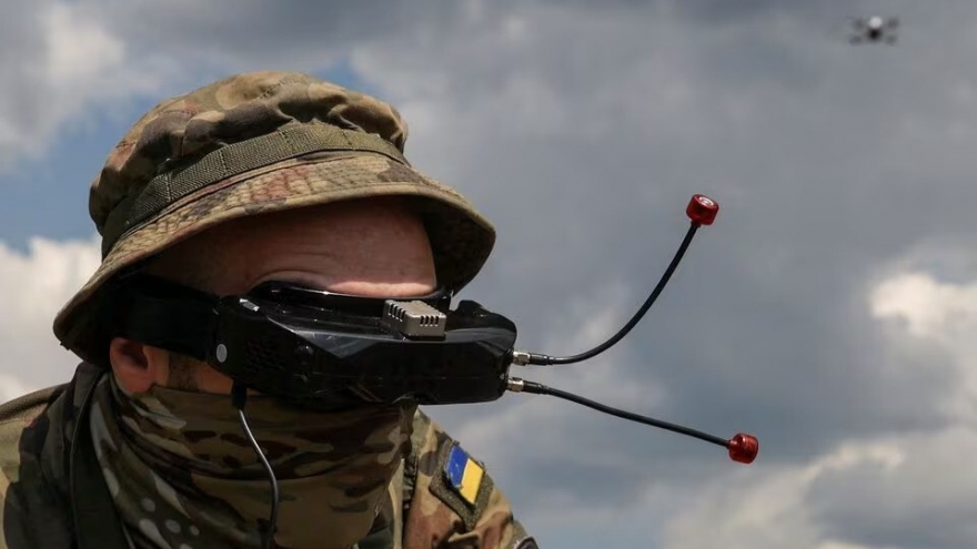 Xe tăng Nga gặp thách thức lớn từ UAV giá rẻ của Ukraine